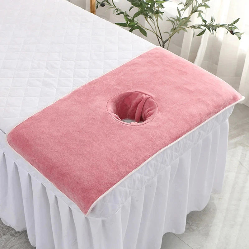 Serviette pour visage avec trou table de massage MASSAGE ZEN